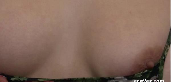  All Natural Amateur Toying Her Untrimmed Bush